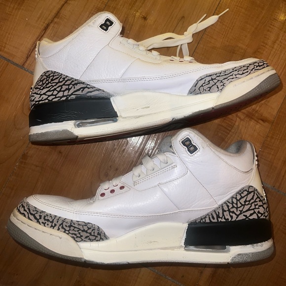 Air Jordan Retro 3s - Picture 3 of 5